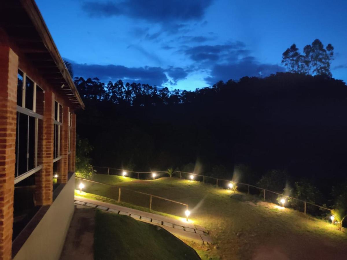 Chácara Bom Jesus Villa Caconde Bagian luar foto